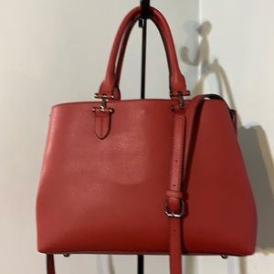 Large Vegan Leather Tote w/crossbody